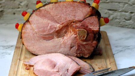 Baked Ham with Sweet Glaze