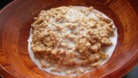 Vegan Vanilla Nut Oatmeal