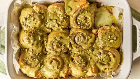 Pistachio Cream Cinnamon Rolls