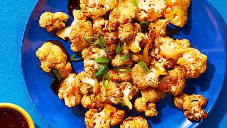 Gochujang-Sauced Air Fryer Cauliflower Bites