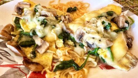 Ramen Omelet with Spinach, Mushrooms, and Cheese