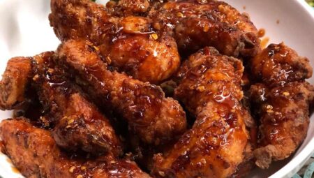 Spicy Korean Fried Chicken with Gochujang Sauce