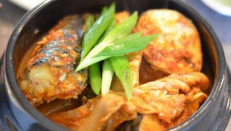 Godeungeo Jorim (Korean Braised Mackerel with Radish)