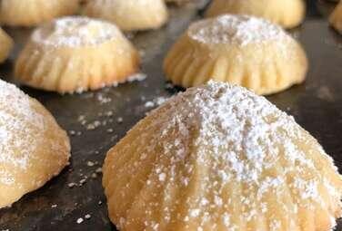 Maamoul (Lebanese Date Cookies)