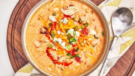 Slow Cooker Buffalo White Chicken Chili