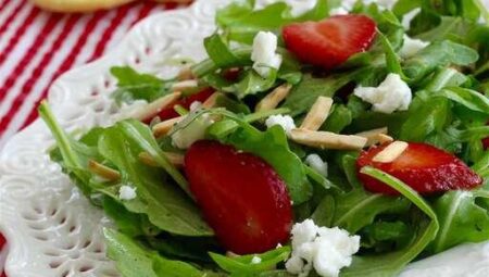 Arugula and Strawberry Salad with Feta Cheese