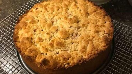 Easy German Apple Streusel Pie